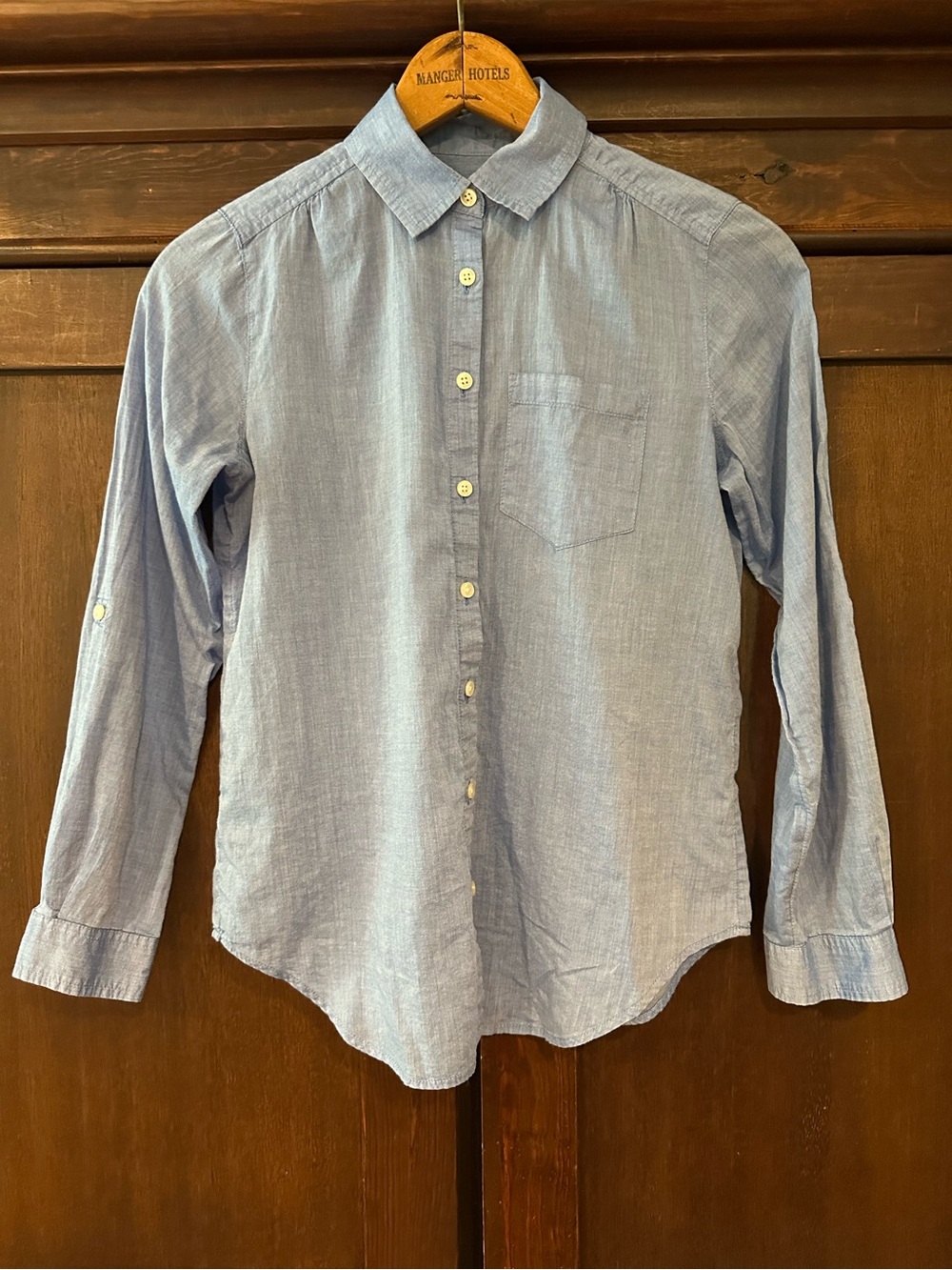 Ann Taylor • women’s button down shirt